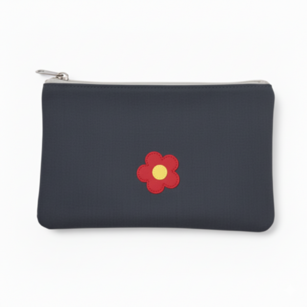 Pochette-pads-menstruelles avec double compartiment pour pads propres et pads utilisés, pratique et hygiénique pour le quotidien.